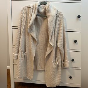 Free people oversized cardigan. Cream color. Size XS/S